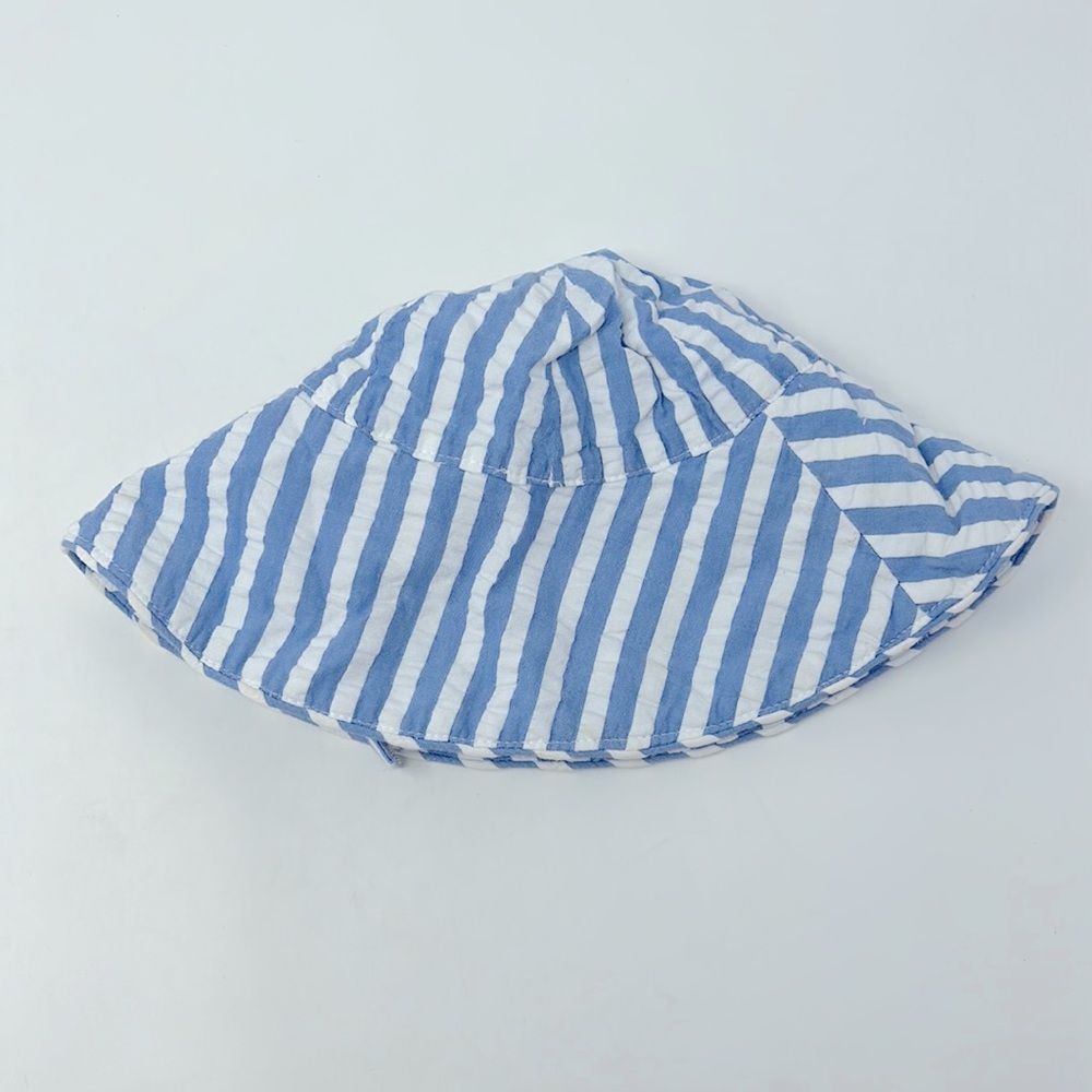 Old Navy Blue & White Striped Seersucker Boyโs Sun Hat Excellent Condition